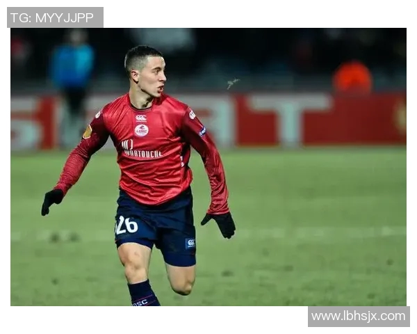 当今全球薪资最高的足球明星是谁及其背后的成功故事 当今全球薪资最高的足球明星是谁及其背后的成功故事