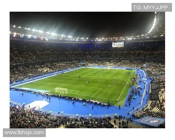 德国足球明星熊猫的传奇故事与绿茵场上的精彩瞬间 德国足球明星熊猫的传奇故事与绿茵场上的精彩瞬间