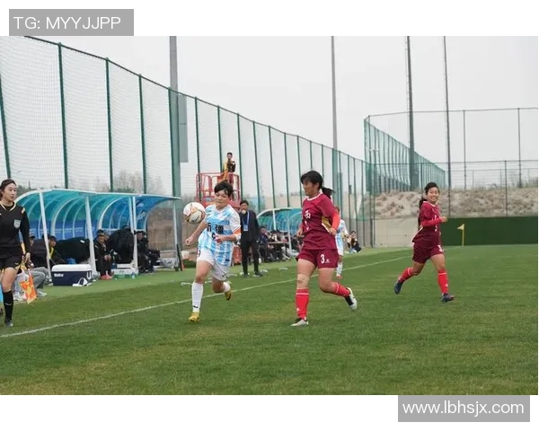 新疆足球明星盘点及其精彩瞬间图片展示