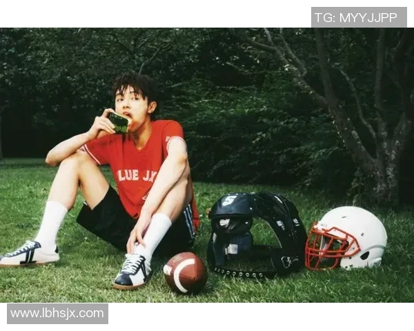 时尚运动风潮来袭足球明星同款短裤让你轻松打造运动魅力造型 时尚运动风潮来袭足球明星同款短裤让你轻松打造运动魅力造型