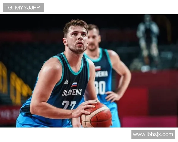 武汉篮球队在世界杯积分榜上以90分稳居第一展现强劲实力 武汉篮球队在世界杯积分榜上以90分稳居第一展现强劲实力