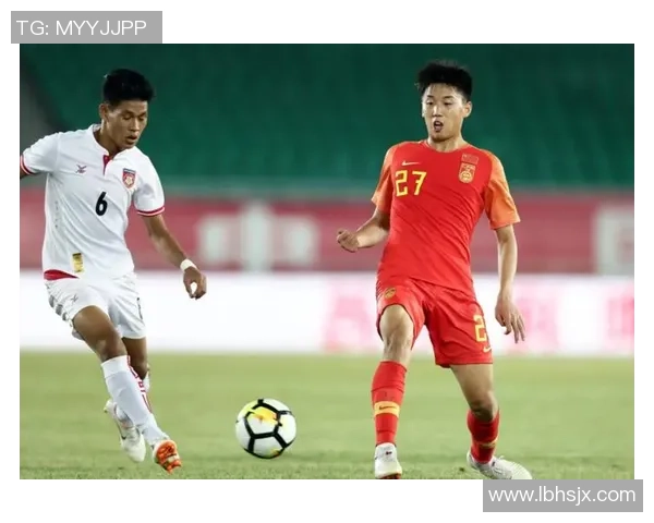 探索滚动球足球的魅力与技巧提升之路让你在赛场上大放异彩 探索滚动球足球的魅力与技巧提升之路让你在赛场上大放异彩